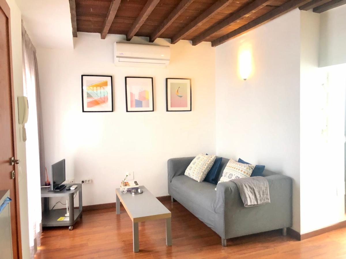 Atico Con Terraza Center City Малага Экстерьер фото